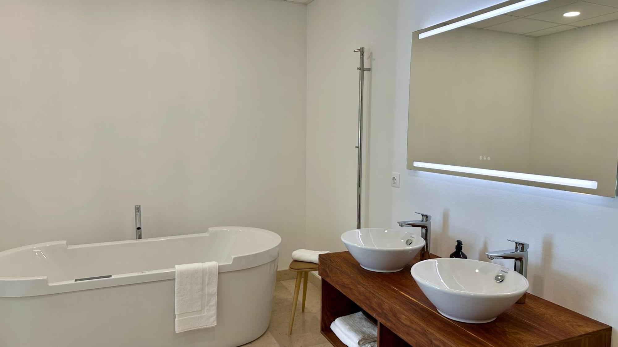 Chateau Lecusse - La Grande Roche - Hotel, Spa, Boutique & Restaurant Broze Esterno foto