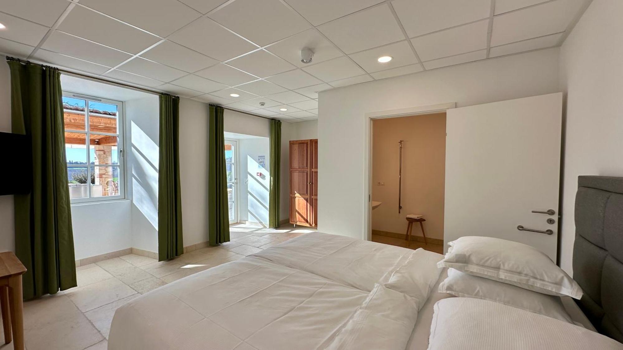 Chateau Lecusse - La Grande Roche - Hotel, Spa, Boutique & Restaurant Broze Esterno foto