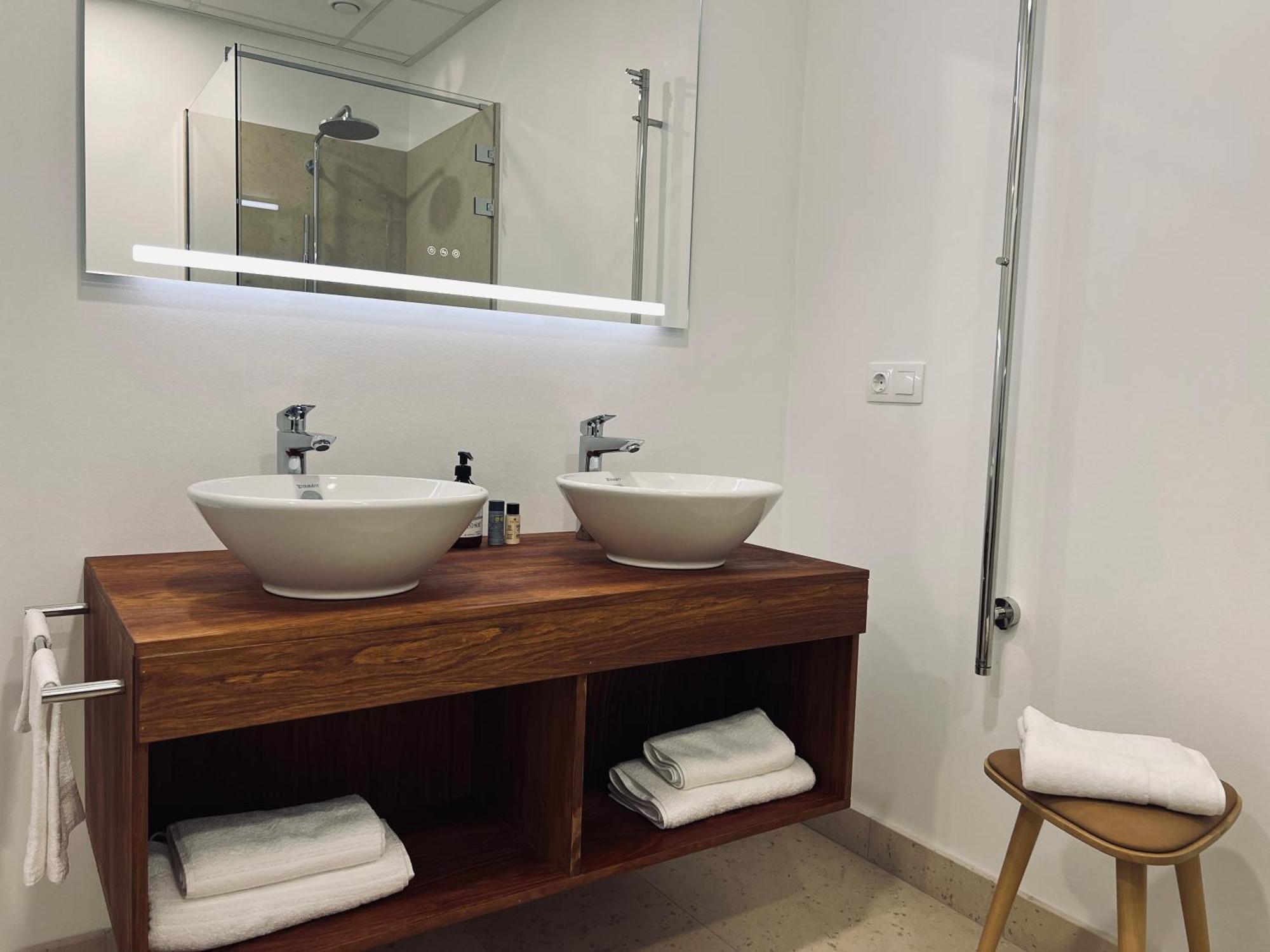 Chateau Lecusse - La Grande Roche - Hotel, Spa, Boutique & Restaurant Broze Esterno foto