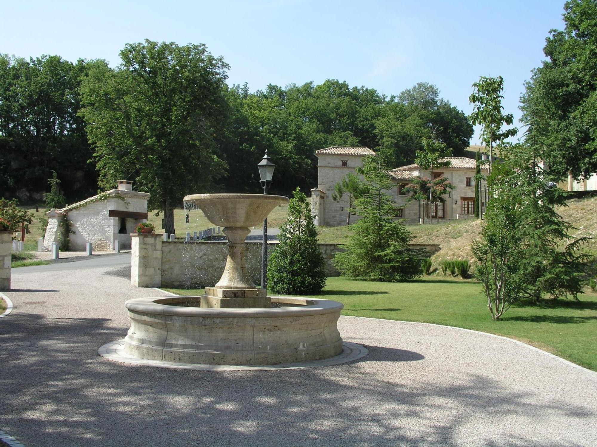 Chateau Lecusse - La Grande Roche - Hotel, Spa, Boutique & Restaurant Broze Esterno foto